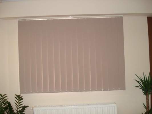 gondos-szalagfuggonyok-130